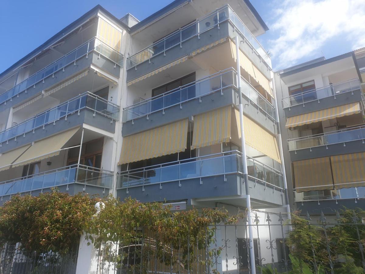 Chitamar Apartment Arona  Ngoại thất bức ảnh